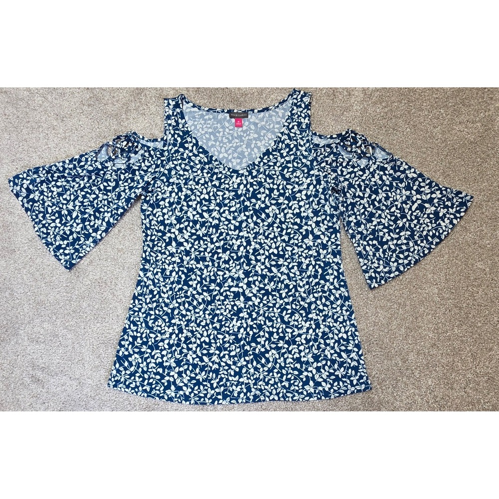 Vince Camuto Navy Blue White Floral Cold Shoulder Bell Sleeve Top Medium
398